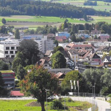 «Diese Trendwende ist nötig» - Die Investitionswelle ist längst nicht vorbei und der Sanierungsbedarf ist gross: Für die Weiterentwicklung der Gemeinde Wohlen werden laut Gemeinderat unbedingt mehr Steuereinnahmen benötigt. Bild: Daniel Marti