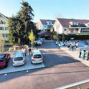 Ein klein wenig mehr Natur - Allen Bemühungen zum Trotz bleibt das Areal in erster Linie ein Parkplatz.