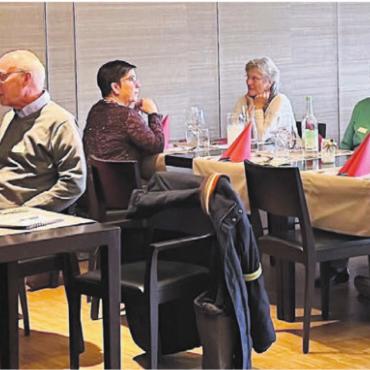 Ein Mittagessen als Dankeschön - Angeregter Austausch und gemütliches Beisammensein im Restaurant Hans & Heidi in Wohlen. Bilder: Walter Minder