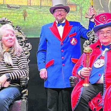 Der Himmel kann warten - Orest Biehle zusammen mit seiner Frau Ursula anlässlich der Inthronisation. Deren Vater war einst als Schnitzelbänkler in Basel unterwegs.