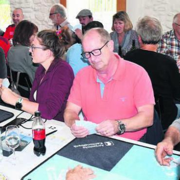 Wunderbar und völlig entspannt - Auch bei der 4. Ausgabe des Schlössli-Jasses war das älteste Gebäude erneut Bild: dm