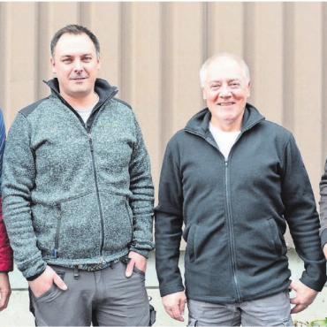 Referendum auch in Aristau - Sie stehen hinter dem Referendum zu Tempo 30 in Aristau, von links: Thomas Zetzsche, Philip Dolder, Röbi Strebel und Walter Staubli. Bild: Annemarie Keusch