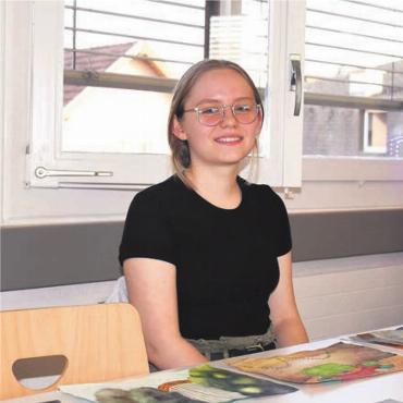 Digital-Experte und Töffli-Jungs - Junge Autorin: Lia hat ein Kinderbuch selber geschrieben. Bilder: Daniel Marti