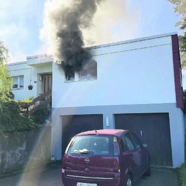 Bewohner unverletzt - Das Haus ist nach dem Brand bis auf Weiteres nicht mehr bewohnbar. Bild: pz