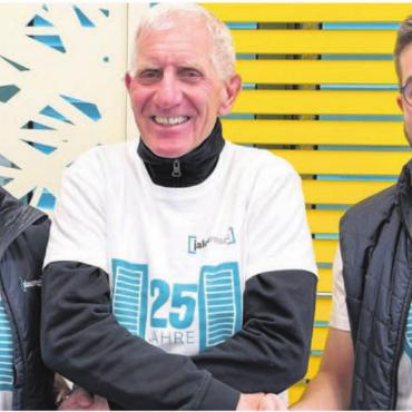Aus dem Schatten getreten - Reto Unternährer (Mitte) übergibt das Unternehmen in neue Hände an Stefano Caputo (links) und Lukas Bolzhauser. Bild: zg