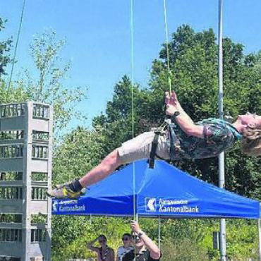 Gemeinsam etwas Grosses geschaffen - Abgehoben: Ein passendes Bild zum Fest.