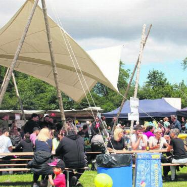 Stärken weiterentwickeln - Das erfolgreiche Festival «Begegnung der Kulturen» in Dottikon brachte die unterschiedlichsten Nationen an einem Platz zusammen. Bild: Archiv