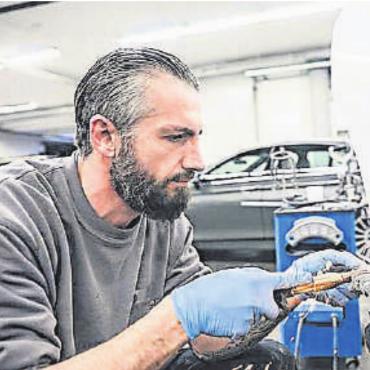 Kratzer, Dellen oder Steinschläge - Kleinschaden-Carrosserie-Reparatur.