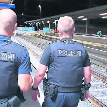 Unverständnis im Freiamt - Die duale Polizeiorganisation habe ausgedient, so die Meinung des Regierungsrats. Dies sehen die Behördenvertreter Raymond Tellenbach (Repol Bremgarten), Milly Stöckli (Repol) Muri) und Denise Strasser (Repol Wohlen) anders. Bild: Archiv