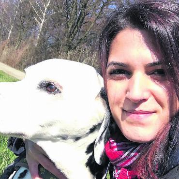 Leben den Hunden verschrieben - Noemi Trinkler liebt Tiere im Allgemeinen, Hunde speziell. Darum engagiert sie sich im Hilfsverein Wunderhund. Bilder: zg