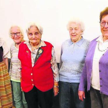 Kein Trachtezmorge mehr - Sind seit vielen Jahren im Verein, von links: Margrith Hüsser, Agnes Huber, Maria Nietlispach, Berti Thalmann und Rita Hilfiker. Bild: zg