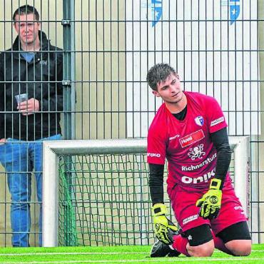 Die Alarmglocken läuten - Enttäuscht: FCW-Goalie Joel Bonorand nach seinem groben Schnitzer.