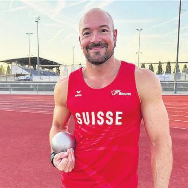 Zwei Werfer unter den Besten der Welt - Start im Kugelstossen in der Kategorie M50: Roger Strasser.