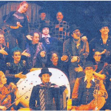 Doppelter Prix Walo für den Circus Monti - Das Ensemble des Circus Monti überzeugte auch die Jury des Prix Walo. Bild: Archiv