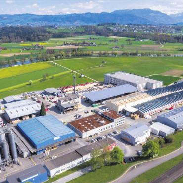 Für eine starke Region - Durch das Standortförderungsprogramm Freiamt.Mittendrin. erhält die Region mit den 19 Vertragsgemeinden der Repla Oberes Freiamt mehr Strahlkraft als attraktive Wirtschaftsregion. Im Bild: die Industrie Nord, Sins. Bild: zg