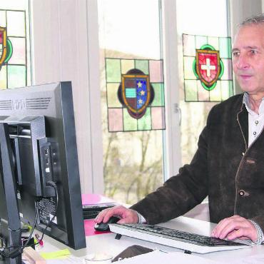 Unmut über die erhöhte Rechnung - Steueramtsvorsteher Thomas Laube erteilt Ratschläge in Steuerangelegenheiten. Bild: Archiv