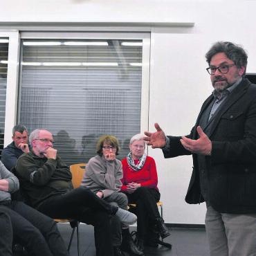 Den Graben möglichst kitten - Bedürfnisse bündeln, zusammenbringen – für Pastoralraumleiter Karl Scholz ist das ein entscheidender Schritt. Bilder: Annemarie Keusch