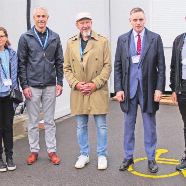 Menschen mit grossen Chancen - Besichtigung der ZSA in Dottikon, die Verantwortlichen von Gemeinde und Kanton (v. l.): Michel Hassler, Leiter Kommunikation DGS; Pia Maria Brugger Kalfidis, Leiterin des kantonalen Sozialdienstes; Patrick Keller, Gemeinderat Dottikon; Karl-Heinz Graf, Leiter Sektion Betreuung a. i.; Jean-Pierre Gallati, Regierungsrat und Vorsteher DGS; Laurenz Meier, Gemeinderat Dottikon; Franz Lötscher, Vizeammann Dottikon. Bilder: pf