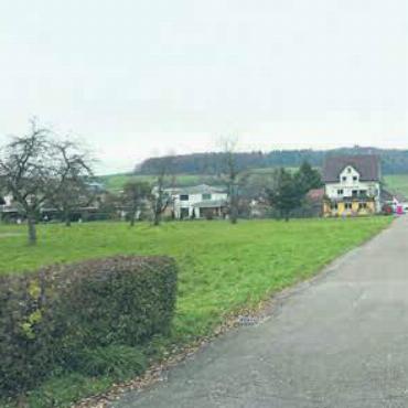 Eine Strasse sorgt für Emotionen - Im Gebiet Zelgli/Kirchweg wird die Strasse saniert und ausgebaut. Bild: sab
