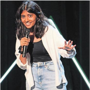Vielfältiges Line-up und Premiere - Tritt mit Lapsus auf: Reena Krishnaraja gewann bereits mit zarten 19 Jahren den SRF Best Talent Comedy Award 2022.
