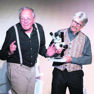 «Mehr ausverkauft geht gar nicht» - Das Theaterstück «Sechs Beine» kam beim Publikum sehr gut an. Bild: Archiv