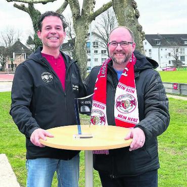 Infrastruktur auf der Ersatzbank - An der nächsten Generalversammlung wird der langjährige FC-Bremgarten-Präsident Chad Evans (rechts) von seinem Amt abtreten. Als Nachfolger stellt sich Patrick Weber zur Verfügung. Bild: Walter Minder