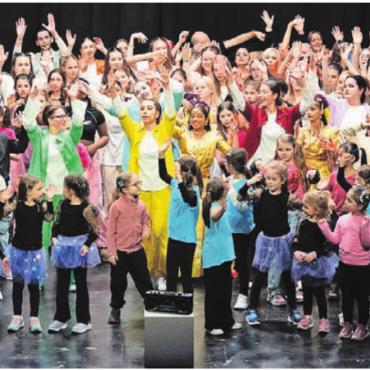 Tanzen verbindet Generationen - Die Besucher dürfen sich auf zahlreiche mitreissende Choreografien freuen. Bild: zg