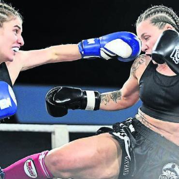 Champion Roy verzaubert alle - Céline Eberli (rechts) zeigte einen guten Kampf gegen Lynn Graf, verlor aber am Ende.