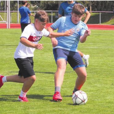 Riesige Beliebtheit - Die Trikots sagen Paris St. Germain gegen Manchester City. Es ist aber «nur» der Manor-Cup in Wohlen.