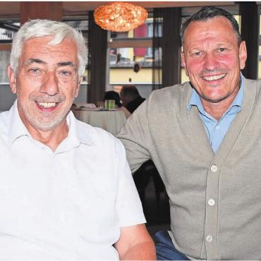 Rechtsbürgerlich ist Trumpf - Die Sieger der Wahlen im vergangenen Jahr: SVP-Präsident Roland Büchi (links) erreichte mit seiner Partei praktisch alle Ziele, und Roland Vogt wird neuer Gemeindeammann. Bild: Archiv/dm