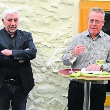 Es geht nur gemeinsam - Parteipräsident Roland Büchi (links) und Einwohnerratspräsident Marc Läuffer freuten sich über das Interesse am Anlass und ihren Ansprachen.
