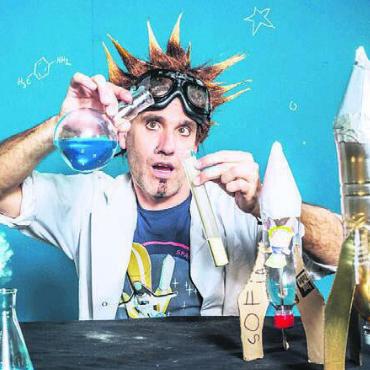 Explosive Comedy Show - Der Hägglinger Lehrer Raphael Oldani alias Professor Bummbastic präsen-Bild: zg