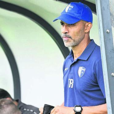 «Fühle mich hilflos» - FCW-Trainer Piu muss noch drei Spiele lang wegen seiner Sperre zusehen. Bild: Archiv/awa