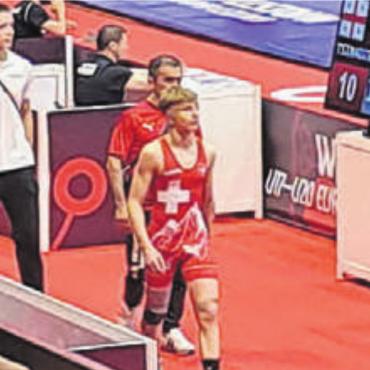 Der erste internationale Erfolg - Kevin Birchler (vorne) an der U17-EM in Serbien. Bild: zg