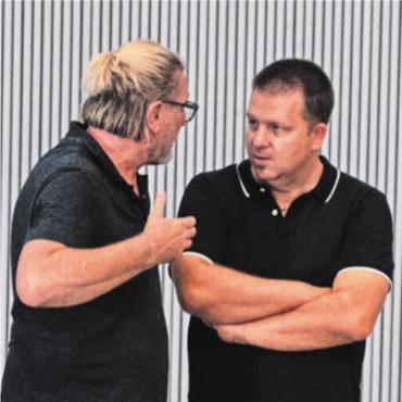Zaubertrank in Kabine? - Die Trainer Alex Milosevic (links) und Oliver Waeckerlin.
