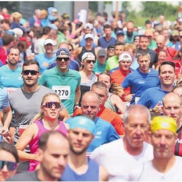 Spektakulär und emotional - 8. Juni: Rund 1200 Menschen starten an der 57. Ausgabe des Wohler Pfingstlaufs. Zu diesem Zeitpunkt weiss noch niemand, dass es die vorerst letzte Ausgabe sein wird und im kommenden Jahr kein Lauf stattfindet.