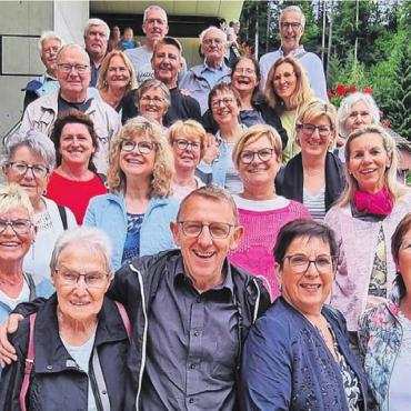 Im Berner Oberland unterwegs - Die Chorleute genossen einen abwechslungsreichen Ausflug. Bild: zg
