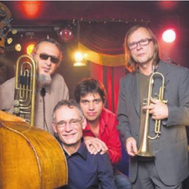 The Last Tour mit Peter Schärli Trio - Sind auf ihrer Abschiedstour unterwegs (v. l.): Glenn Ferris, Posaune; Thomas Dürst, Bass; Hans Peter Pfammatter am Piano und Peter Schärli, Trompete und Kompositionen. Bild: pd