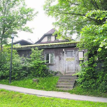 Grosse Unterstützung für Pfadi - Seit dem Jahr 1989 steht auf dem Bleichi-Areal das Pfadiheim. Dieses soll nun einem Neubau weichen. Um Planungssicherheit für die weiteren Schritte zu erlangen, erteilte die Gemeinde nun das Baurecht. Bild: dm