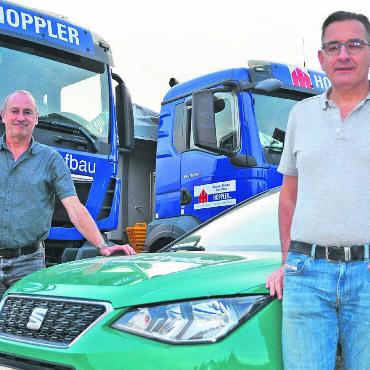 Übernahme zum Jubiläum - Sie freuen sich auf die gemeinsame Zukunft: Markus Gyr, Geschäftsführer der Hopper AG (links) und Hanspeter Strebel, Inhaber der Brun & Strebel AG. Bild: Roger Wetli