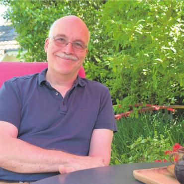 Viel Leben im Schulzimmer - 28 Jahre lang unterrichtete Dieter Güntert an der Bezirksschule in Muri. Nun verlässt er die Schule, das Freiamt und seinen Garten in Villmergen und wandert nach Spanien aus. Bild: Annemarie Keusch