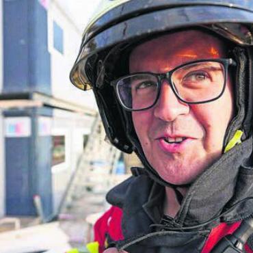 «Es ist bestes Kommandantengefühl» - Marcel Hottingers persönliches Jahreshighlight ist die Feuerwehrhauptübung. Bild: zg