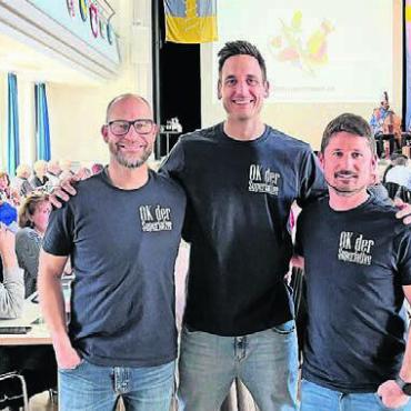 Viel Spass und «es guets» Blatt - Das OK freut sich bereits auf den Freiämter Königs-Jass 2025 (v.l.): Dennis Andermatt, Marc Zimmermann und Lukas Küchler.