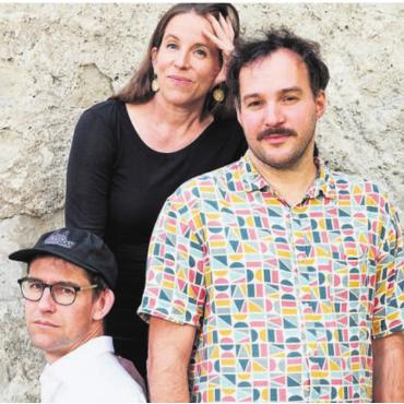 Satirische Jahresdiagnose 2025 - Matthias Kunz, Valerio Moser und Anna-Katharina Rickert präsentieren eine satirische Jahresdiagnose. Bild: pd