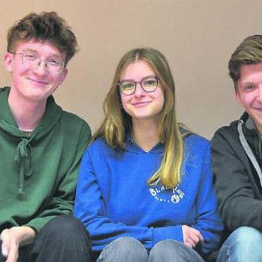 Etwas für alle Generationen - Sie gehören zum fünfköpfigen Jubiläums-OK und sind voller Vorfreude, von links: Ian Lips, Mirjam Scherer und Kiro Lips.