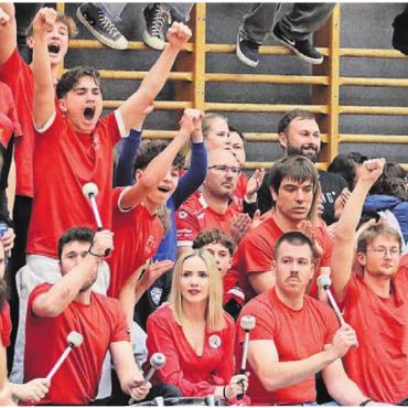 Harter Gegner, grosser Stolz - Die Muri-Fans kamen zahlreich in Rot und fieberten emotional mit.