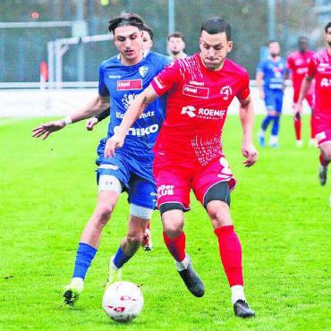 Gute Zwischenbilanz - Noel Romano (links) im Hinspiel gegen die Black Stars Basel. Damals trennten sich die Teams mit einem 1:1. Bild: Archiv/jl