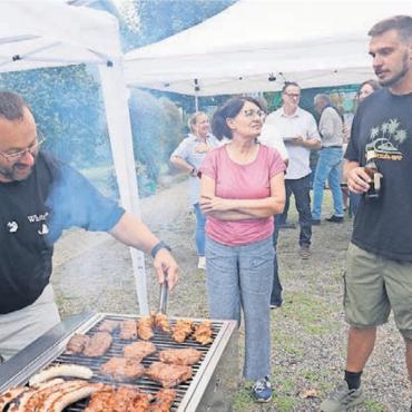 «Baumgarten» in Jonen feierte - Am Jubiläums-Quartierfest liess man es sich gut gehen.