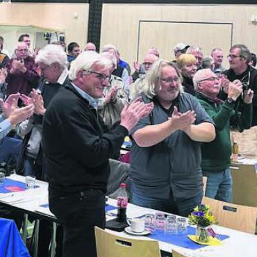 30 Jahre volles Engagement - Standing Ovations und lang anhaltender Applaus von den Schützinnen und Schützen aus dem Bezirk Bremgarten für den abtretenden Präsidenten Victor Hüsser.