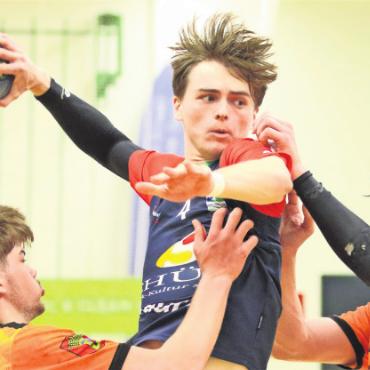 Spiele des Jahres - Noah Ihle (Mitte) von der SG Wohlen Mutschellen. 
Bild: Jan Gelpke